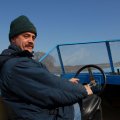 Довольный Иван с опухшим, после вчерашнего, перемордитом.
            