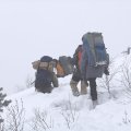 Подмокшая часть экспедиции повернула в обратный путь.
            
