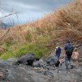 Нанятый в Манадо водитель нянчился с нашими отпрысками, попутно обогащая свой словарный запас ругательствами на неведомом ему языке.
